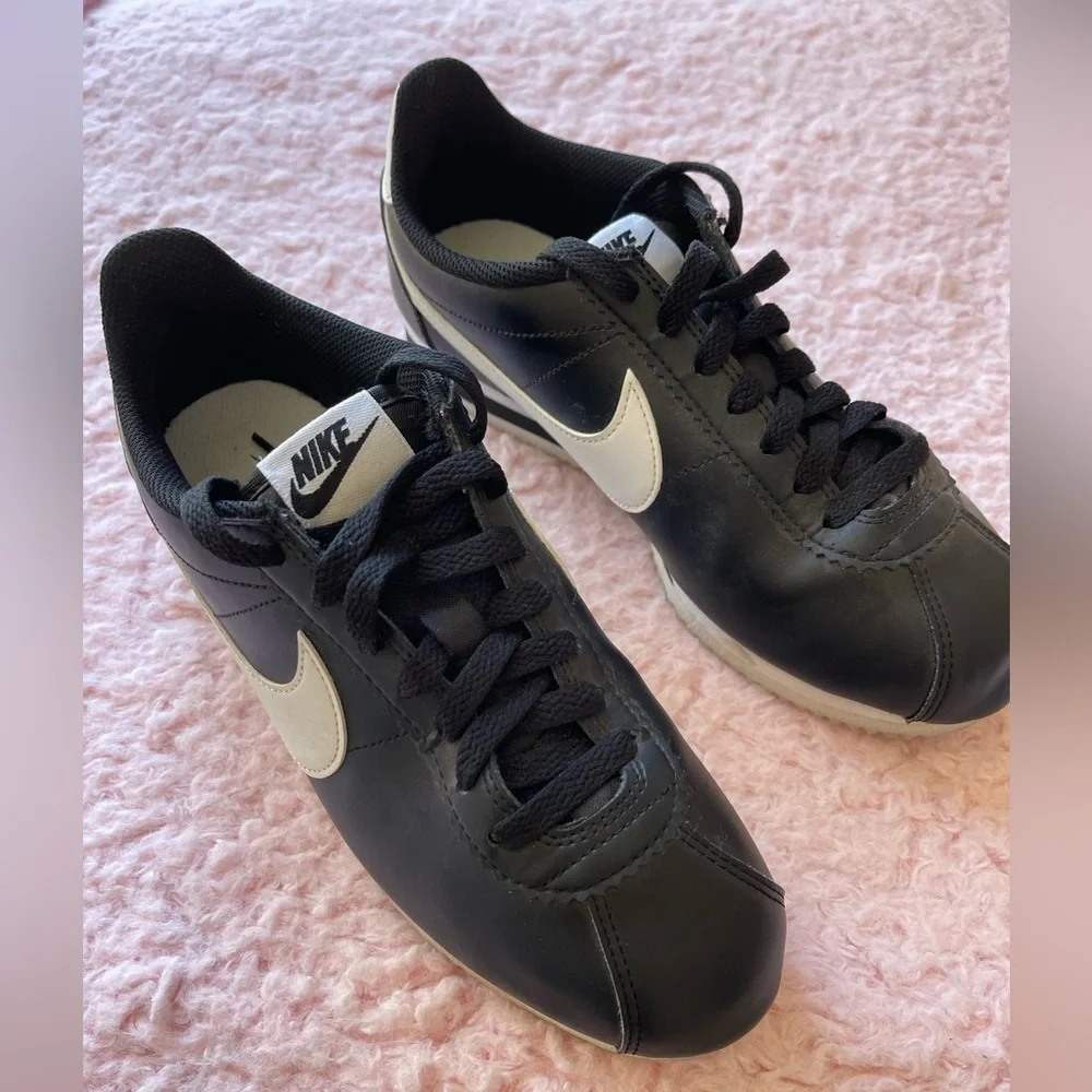 Nike Cortez Basic Leather Women’s Size 7.5 Black White 807471-010 no box - Picture 2 of 11